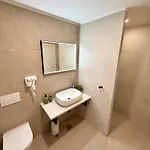 Cloud9 Airport Apartamento Mocici