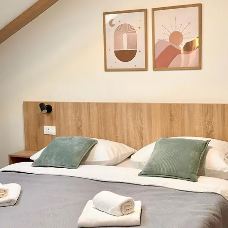 Cloud9 Airport Appartement Mocici