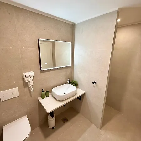 Cloud9 Airport Appartement Mocici